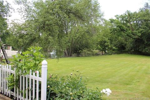 384 Greens Farms Rd, Westport, CT 06880