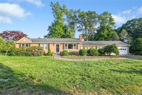 229 Eastfield Dr, Fairfield, CT 06825