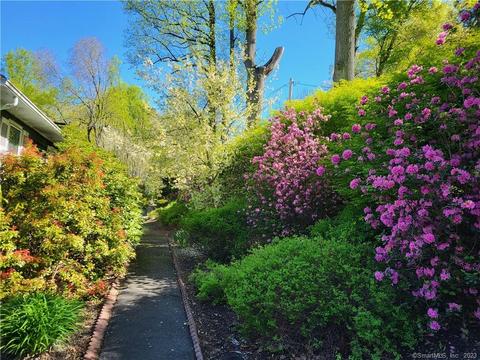 125 West Rd, Beacon Falls, CT 06403