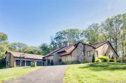 15 Chamberlain Rd, Middletown, CT 06457