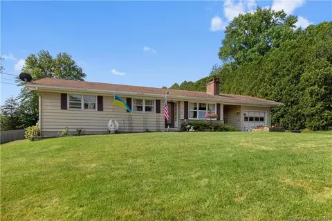 18 Glenwood Ave, Norwich, CT 06360