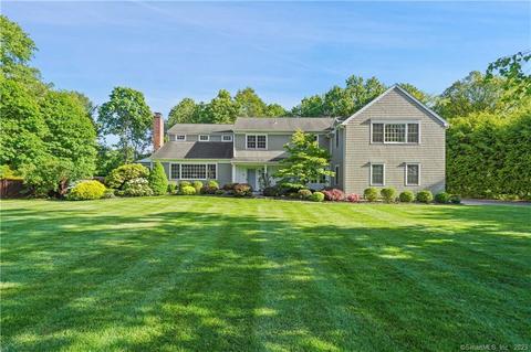 34 Summit Ridge Rd, New Canaan, CT 06840