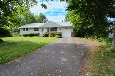 18 Grande Ave, Windsor, CT 06095