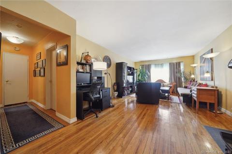 244 Glenbrook Rd #35A, Stamford, CT 06906