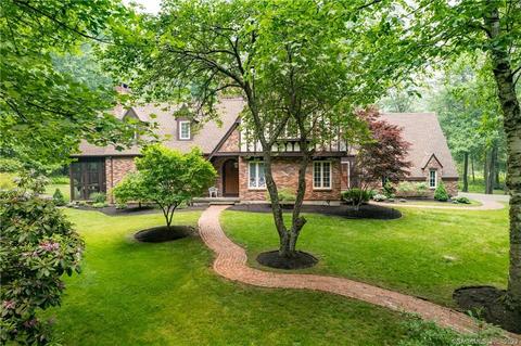 35 Georgetown Cir, Madison, CT 06443