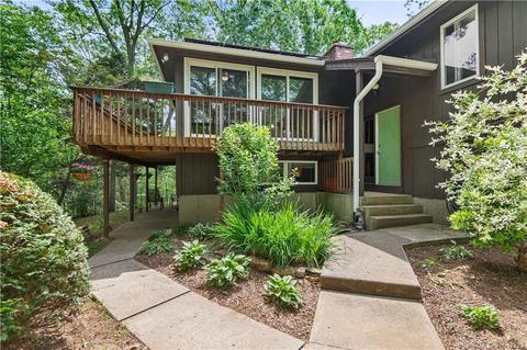 98 Fairy Dell Rd, Clinton, CT 06413