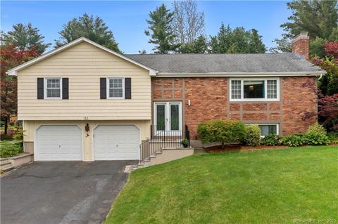 132 Craigemore Cir, Avon, CT 06001