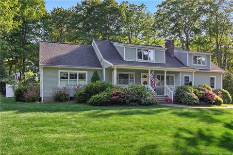 148 Saybrook Rd, Essex, CT 06426