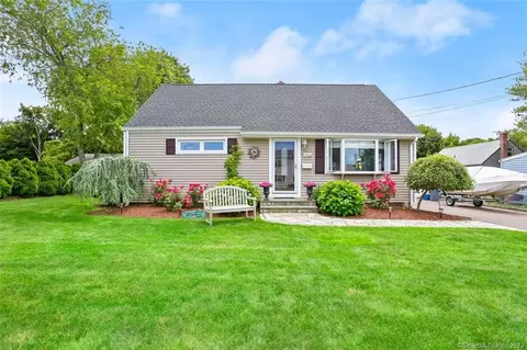 269 Riverdale Dr, Stratford, CT 06615