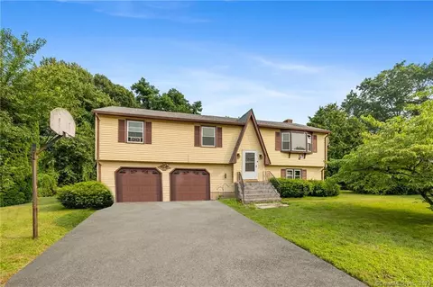 101 Abbey Ln, Windsor, CT 06095