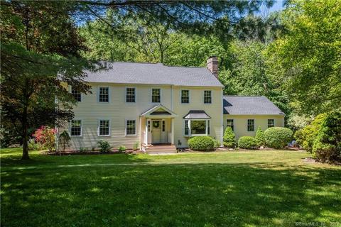 18 Russett Rd, Newtown, CT 06482