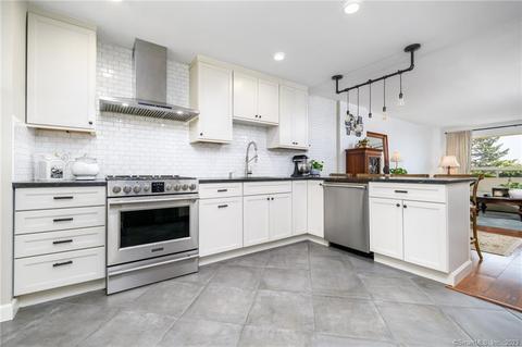 71 Strawberry Hill Ave #407, Stamford, CT 06902