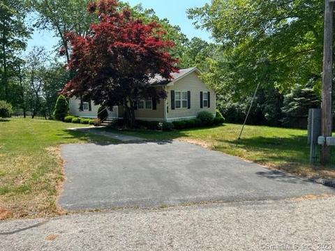 4 Fairway Dr, Windham, CT 06256