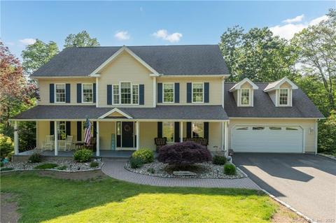 12 Winterberry Rd, Guilford, CT 06437