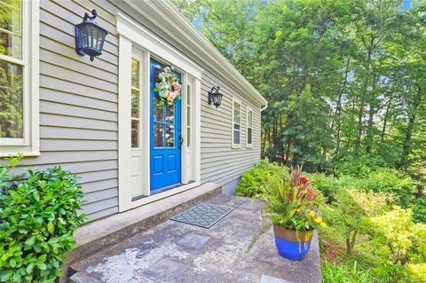 14 Windwood Rd, Brookfield, CT 06804