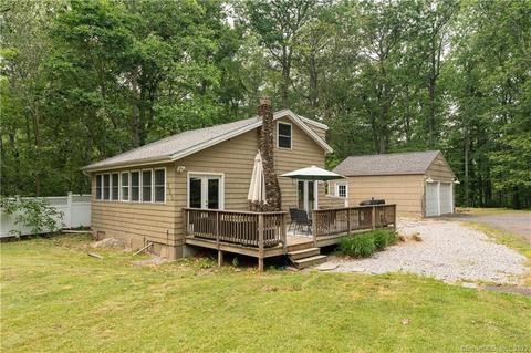 300 Shore Dr, Guilford, CT 06437