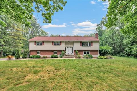 33 Richards Dr, Monroe, CT 06468