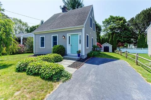 9 2nd Ave, Waterford, CT 06385