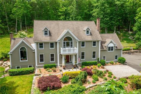106 Boggs Hill Rd, Newtown, CT 06470
