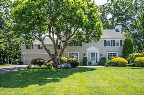7 Stoner Dr, West Hartford, CT 06107