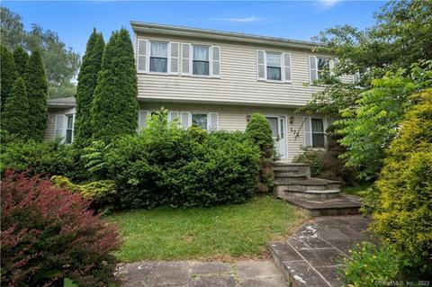 175 W Flat Hill Rd, Southbury, CT 06488