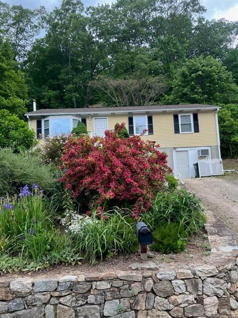 39 Chestnut St, Seymour, CT 06483