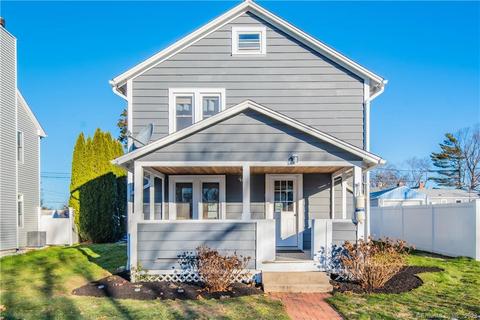 15 Hammock Pkwy, Clinton, CT 06413