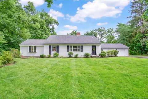 8 Littel Acres Rd, Glastonbury, CT 06033