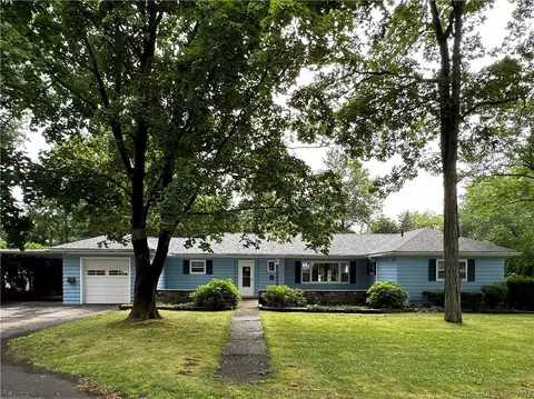 49 White Ave, Middlebury, CT 06762