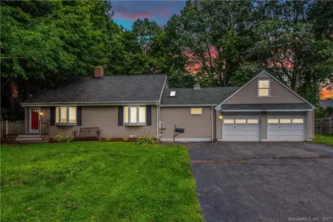 45 Pleasantview St, Watertown, CT 06779