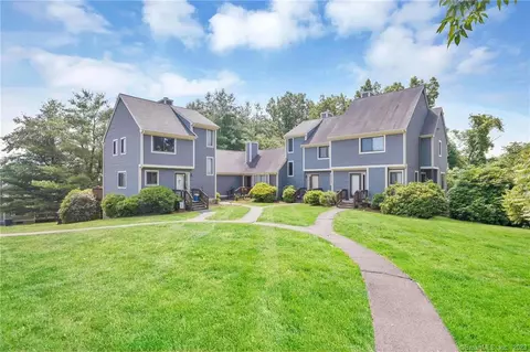 121 Thistle Pond Dr #121, Bloomfield, CT 06002