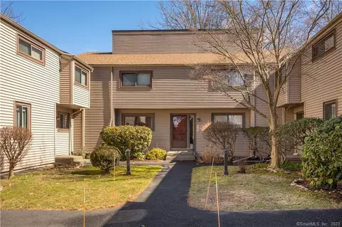 14 Greenbriar Dr #D, Farmington, CT 06032