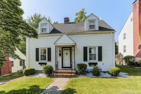 98 Woodmere Rd, West Hartford, CT 06119