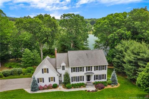 101 Johnson Pond Ln, Westbrook, CT 06498
