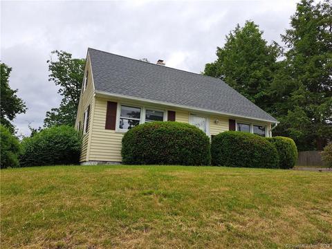 29 Lynwood Dr, Windham, CT 06226