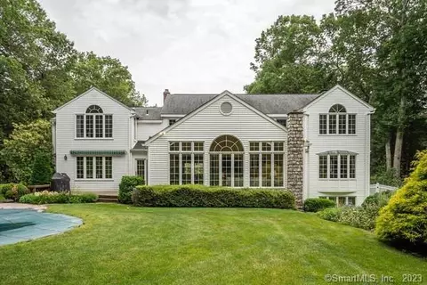 58 Hitchcock Ln, Avon, CT 06001