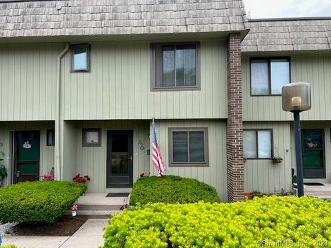 26 Magnolia Hill Ct, Cromwell, CT 06416