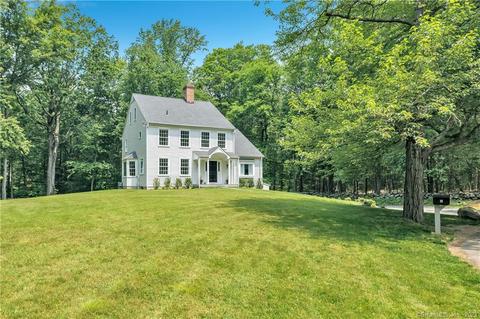 26 Abbott Ln, Wilton, CT 06897