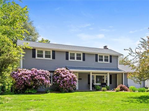 17 Croydon Dr, West Hartford, CT 06117