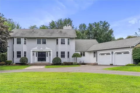 33 Kendrick Ln, Windsor, CT 06095