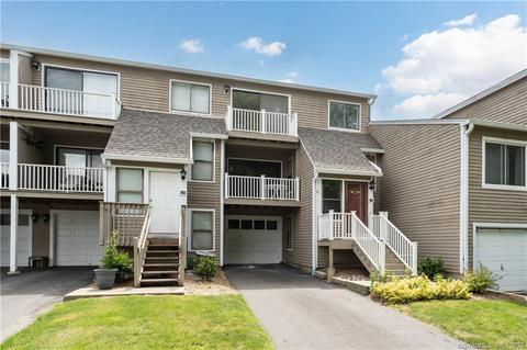 627 Longfellow Dr #627, Branford, CT 06405