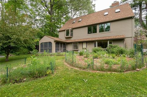 180 Hubbard St, Glastonbury, CT 06033