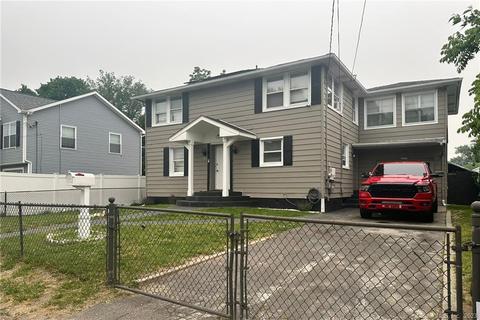 90 Geddes Ter, Waterbury, CT 06708