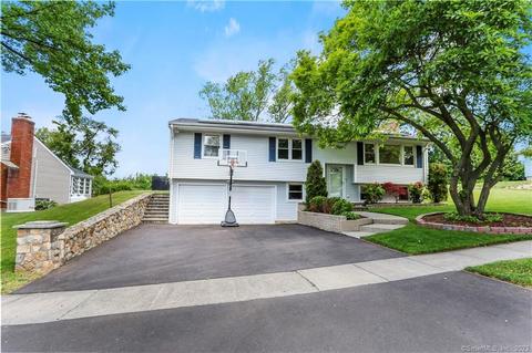 40 Sunrise Ter, Stratford, CT 06615