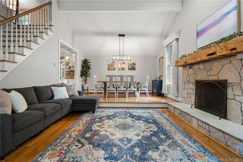 19 Ledge Rd, Cromwell, CT 06416