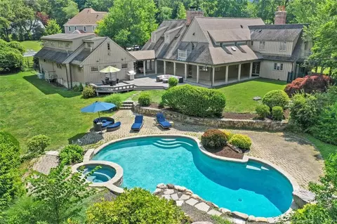 3 Ridge Farms Rd, Norwalk, CT 06850