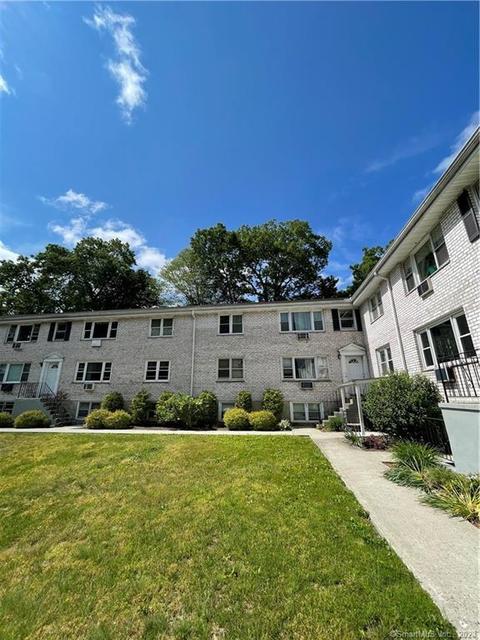 56 Wakelee Ave Ext #65, Shelton, CT 06484