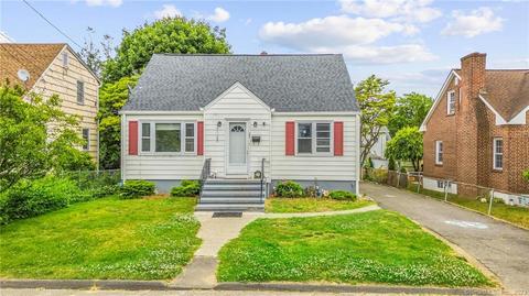160 Edgewood St, Stratford, CT 06615