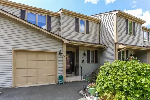 68 Apple Hl #68, Newington, CT 06111