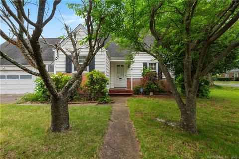 277 Palmetto Rd, Bridgeport, CT 06606